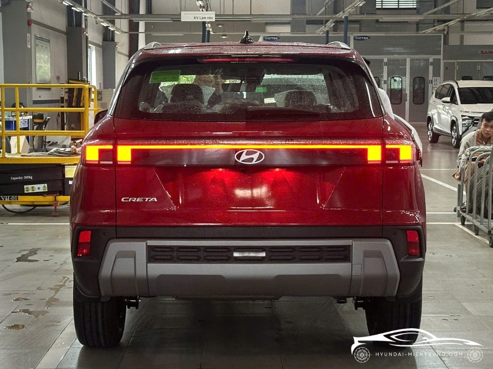 ảnh xe hyundai creta cao cấp màu đỏ 2025