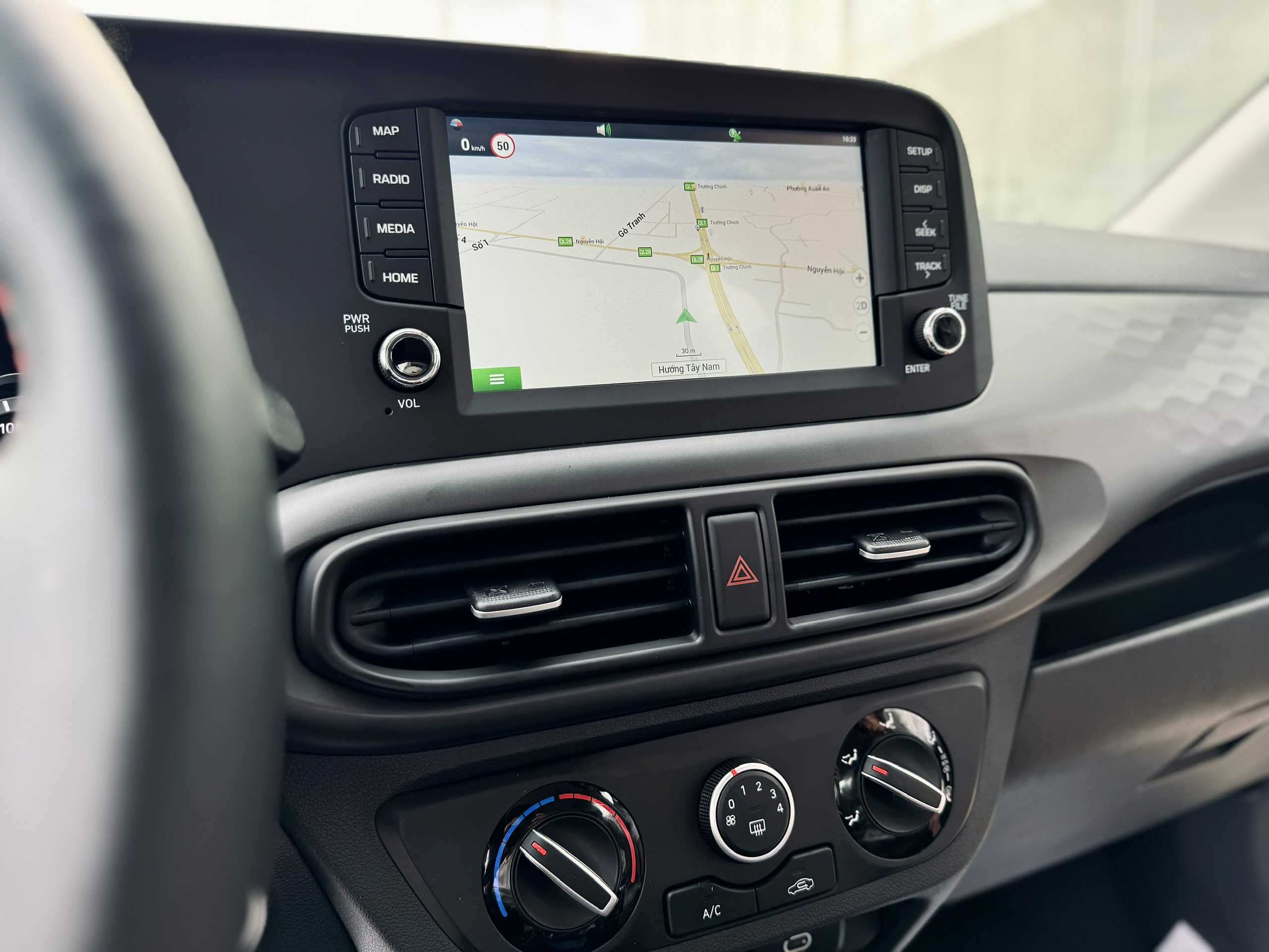 Hyundai Grand i10 Hatchback – ảnh xe hyundai grand i10 hatchback màu trắng