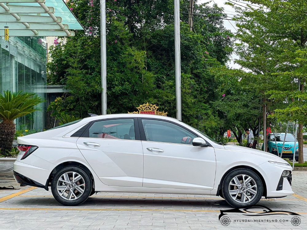 Hình ảnh xe Hyundai Accent AT Cao Cấp màu Trắng 2025