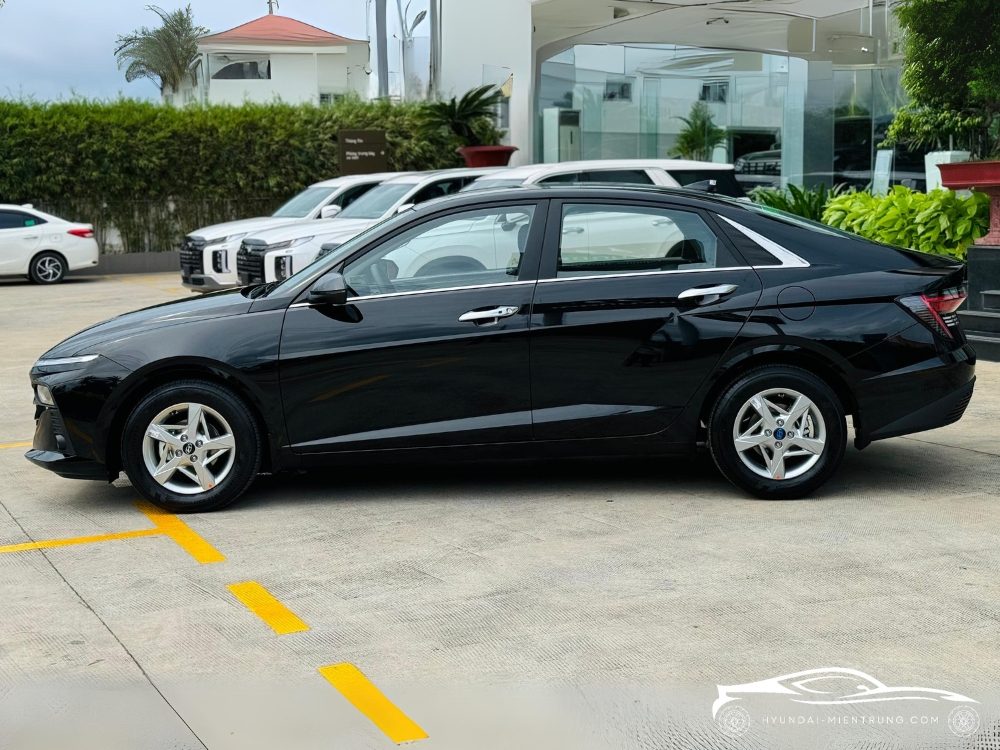 Hình ảnh xe Hyundai Accent AT Đặc Biệt màu Đen 2025
