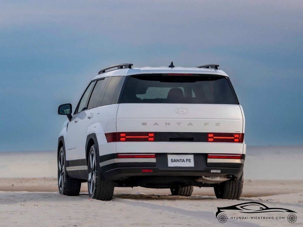 Hình ảnh xe Hyundai SantaFe Prestige màu trắng 2025