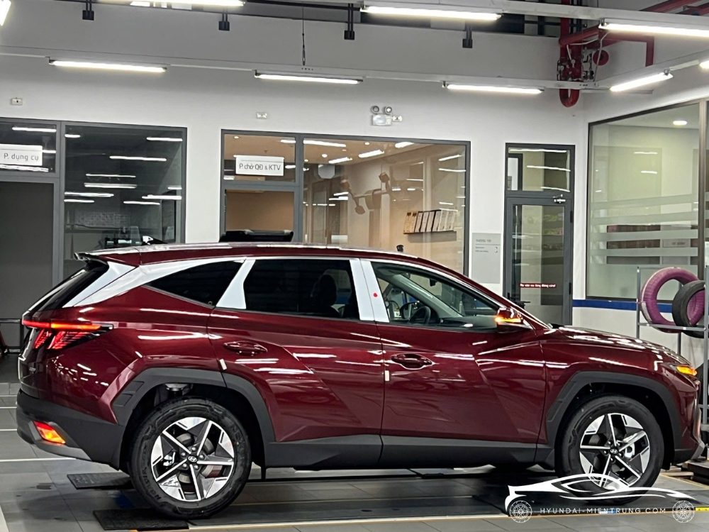 Hình ảnh xe Hyundai Tucson Dầu Đặc Biệt màu Đỏ 2025