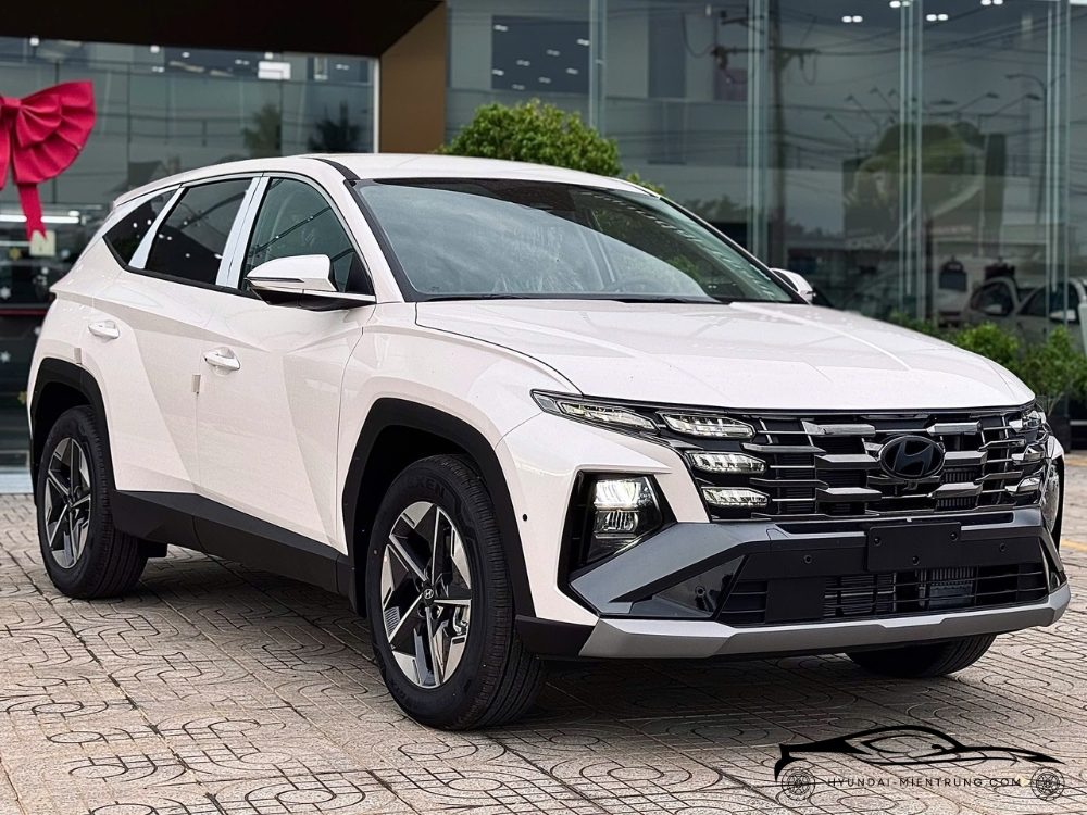 Hình ảnh xe Hyundai Tucson dầu đặc biệt màu trắng 2025