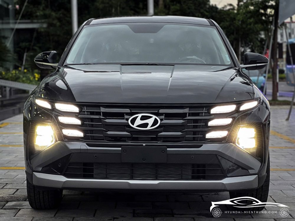 Hình ảnh xe Hyundai Tucson Tiêu Chuẩn màu Trắng 2025