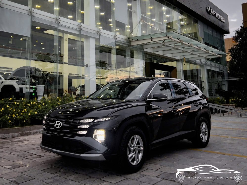 Hình ảnh xe Hyundai Tucson Tiêu Chuẩn màu Trắng 2025