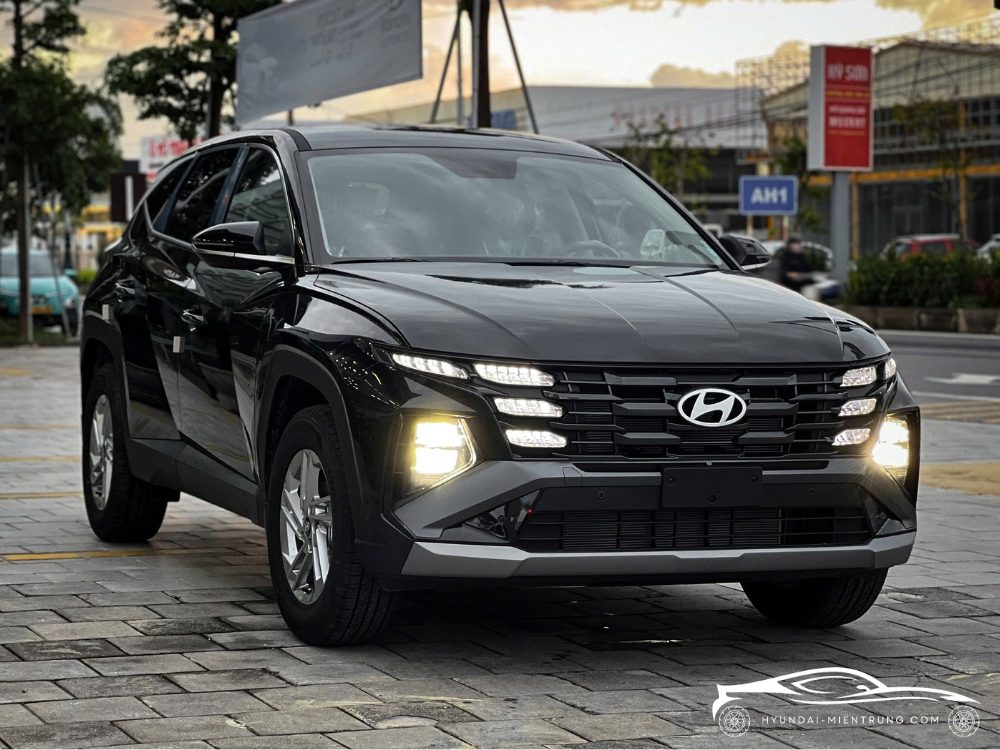 Hình ảnh xe Hyundai Tucson Tiêu Chuẩn màu Trắng 2025