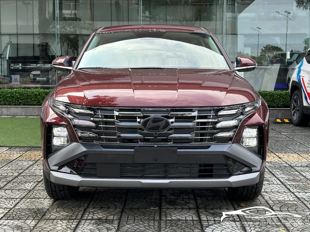 Hình ảnh ngoại thất xe Hyundai Tucson Xăng Đặc Biệt màu Đỏ 2025