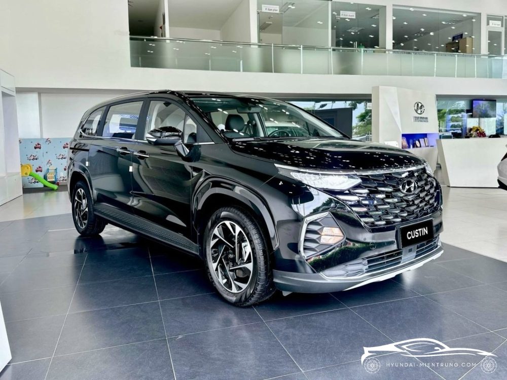 Hình ảnh xe Hyundai Custin 2.0T Cao Cấp màu Đen 2025