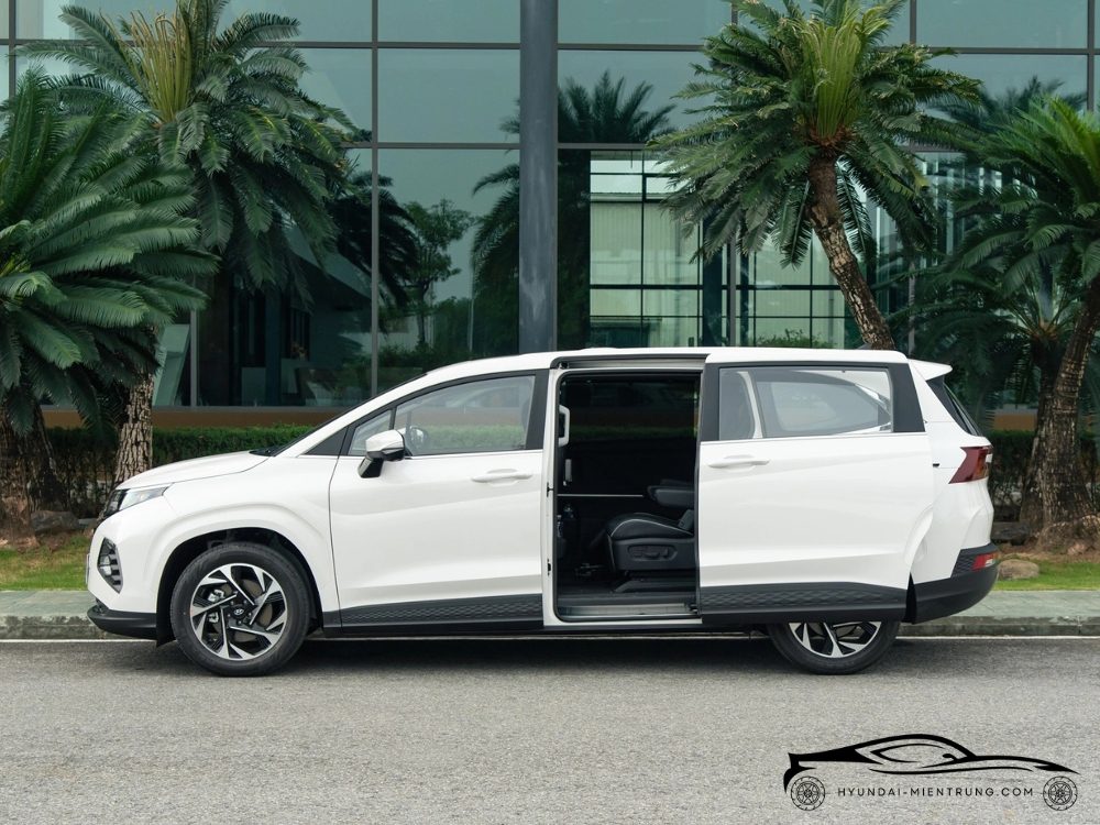 Hình ảnh xe Hyundai Custin 2.0T Cao Cấp màu Trắng 2025