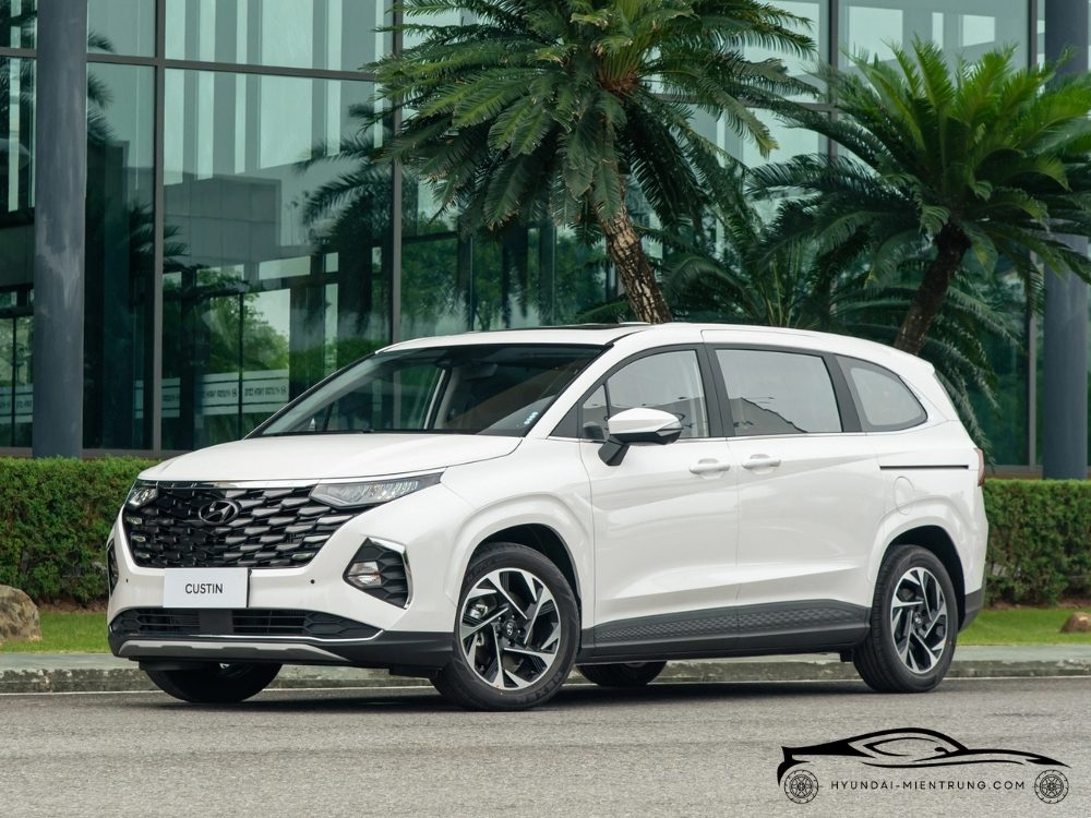 Hình ảnh xe Hyundai Custin 2.0T Cao Cấp màu Trắng 2025