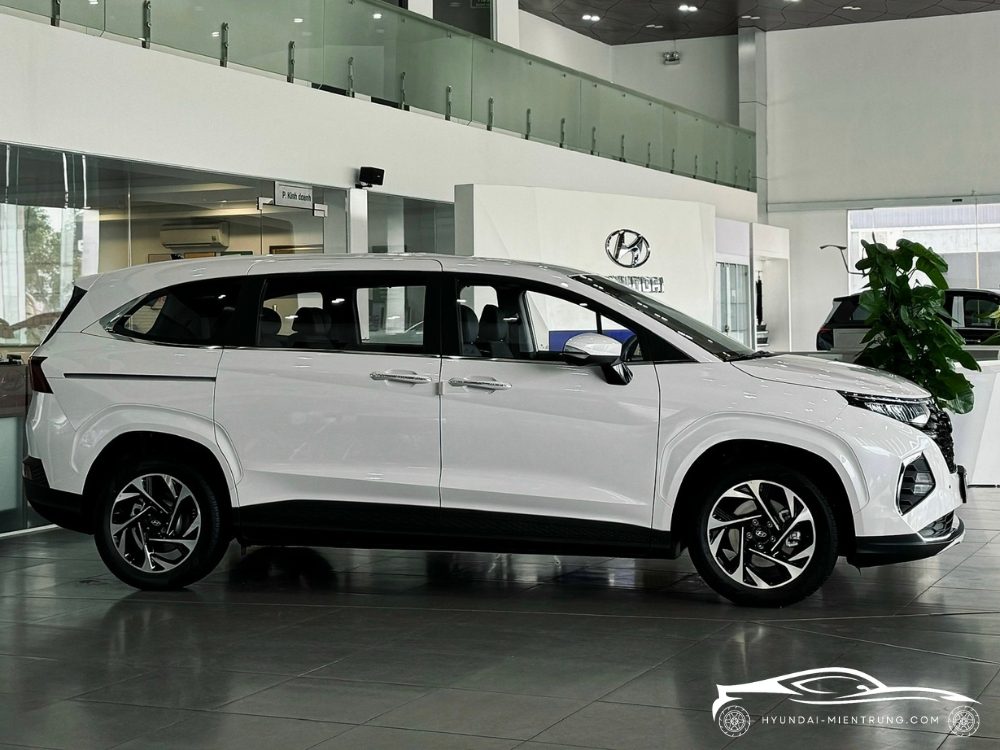 Hình ảnh xe Hyundai Custin 2.0T Cao Cấp màu Trắng 2025