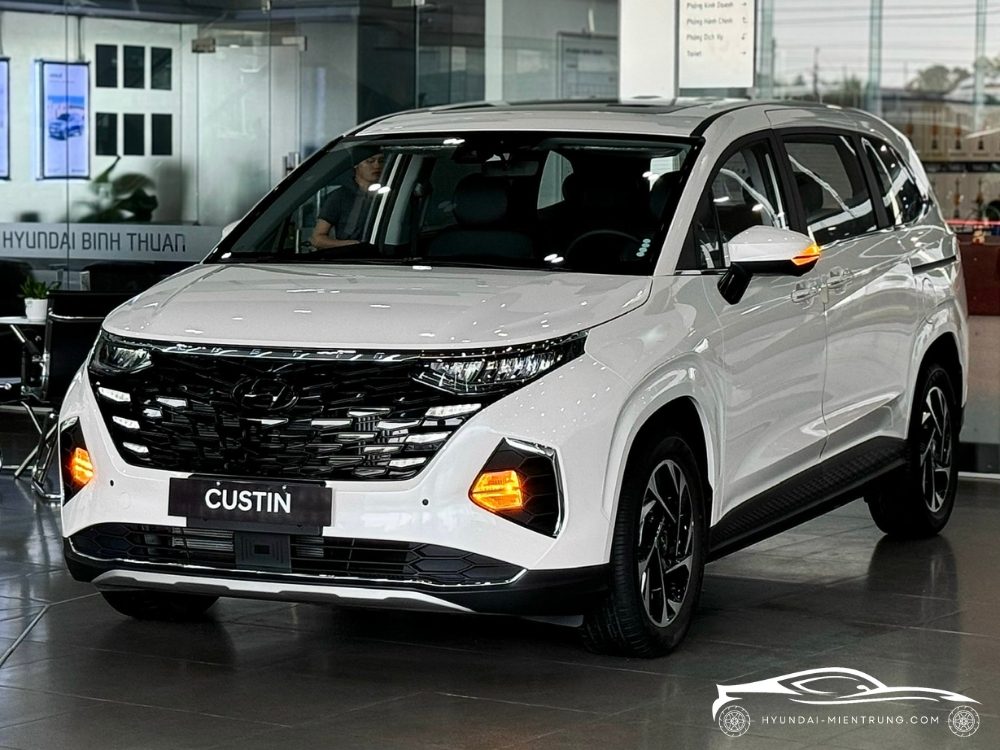 Hình ảnh xe Hyundai Custin 2.0T Cao Cấp màu Trắng 2025