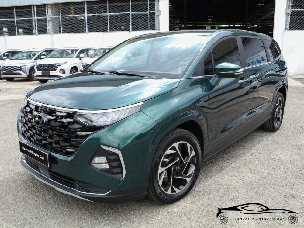 Hình ảnh xe Hyundai Custin 2.0T Cao Cấp màu Xanh Lục Bảo 2025