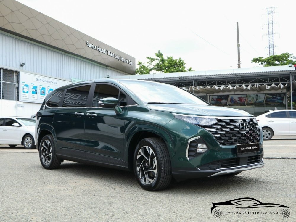Hình ảnh xe Hyundai Custin 2.0T Cao Cấp màu Xanh Lục Bảo 2025