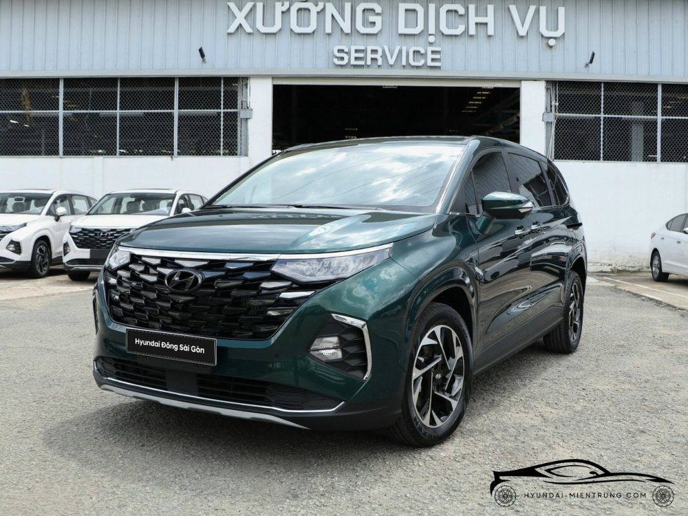 Hình ảnh xe Hyundai Custin 2.0T Cao Cấp màu Xanh Lục Bảo 2025