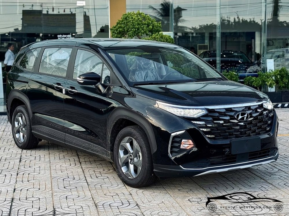 Hình ảnh xe Hyundai Custin Tiêu Chuẩn màu Đen 2025