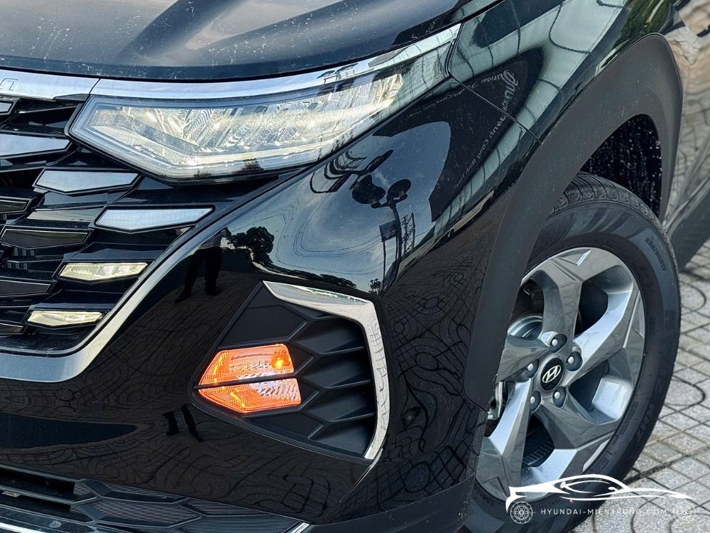 Hình ảnh xe Hyundai Custin Tiêu Chuẩn màu Đen 2025