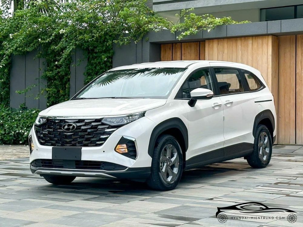 Hình ảnh xe Hyundai Custin Tiêu Chuẩn màu Trắng 2025