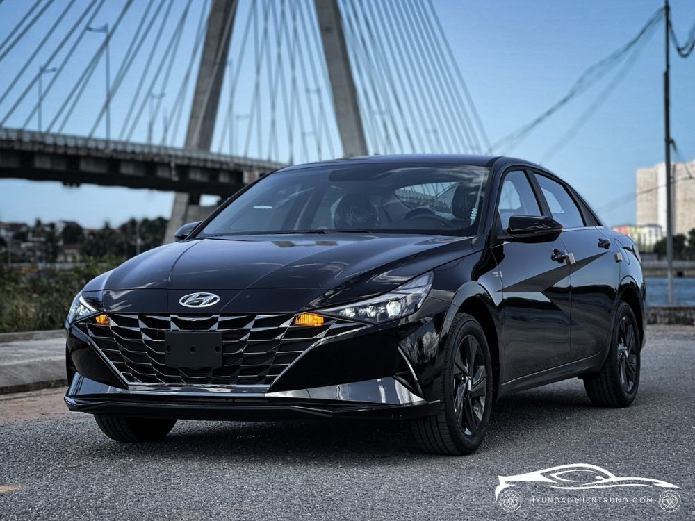 Hình ảnh xe Hyundai Elantra 1.6 AT màu Đen