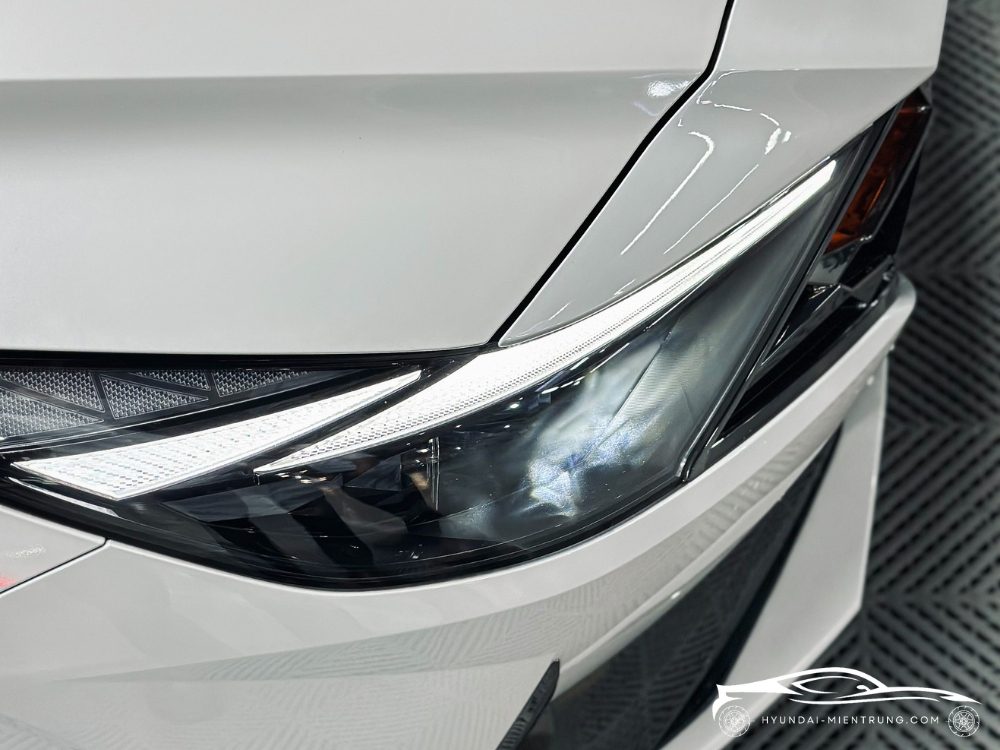 Hình ảnh xe Hyundai Elantra 1.6 AT màu Trắng 2025