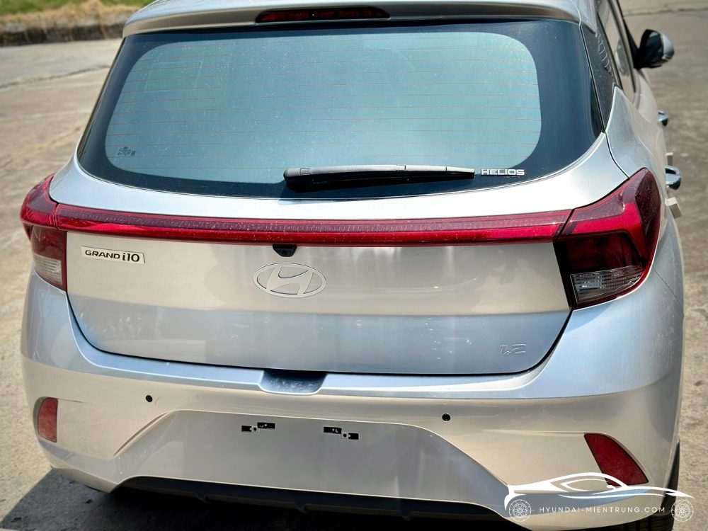 Hình ảnh xe Hyundai Grand I10 Hatchback AT màu Bạc 2025