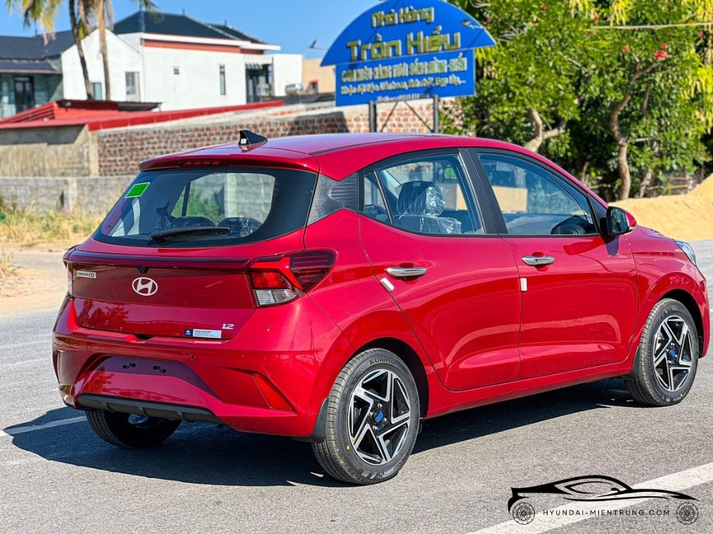 Hình ảnh xe Hyundai Grand I10 Hatchback AT màu Đỏ 2025