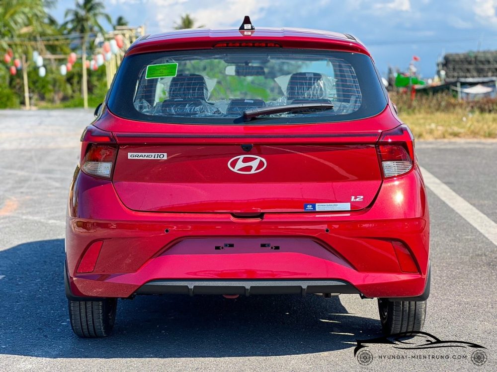 Hình ảnh xe Hyundai Grand I10 Hatchback AT màu Đỏ 2025