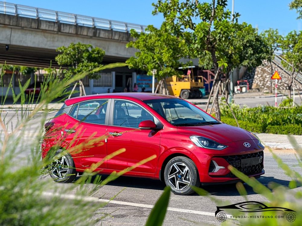 Hình ảnh xe Hyundai Grand I10 Hatchback AT màu Đỏ 2025