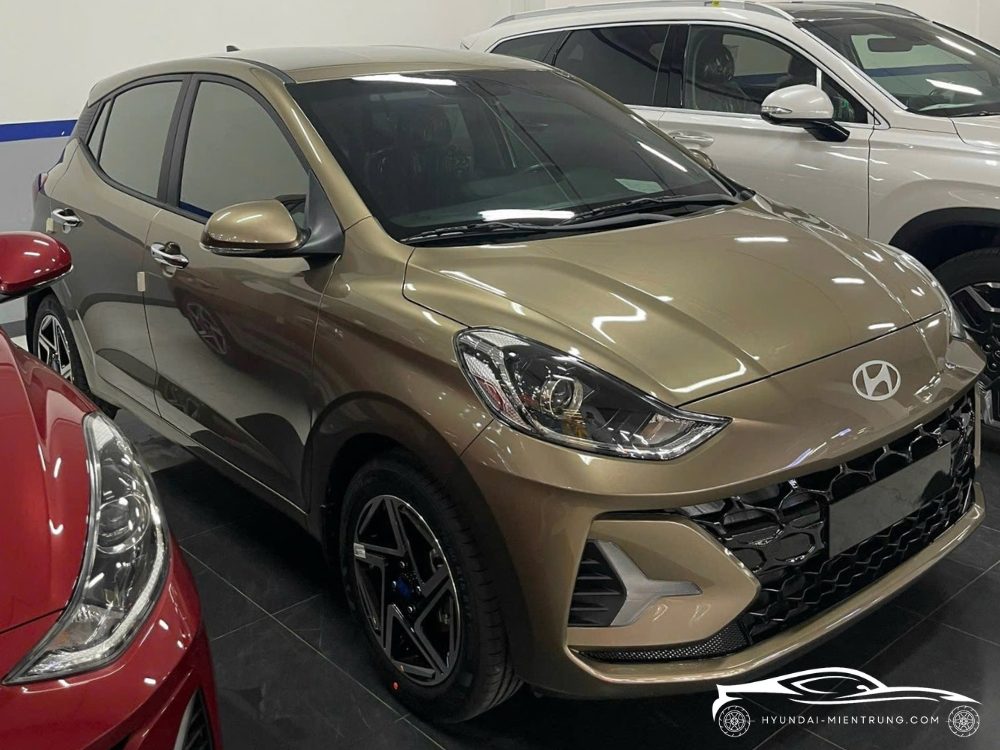Hình ảnh xe Hyundai Grand I10 Hatchback AT màu Vàng Cát 2025