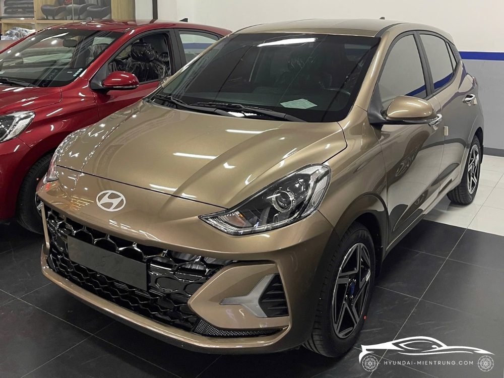 Hình ảnh xe Hyundai Grand I10 Hatchback AT màu Vàng Cát 2025