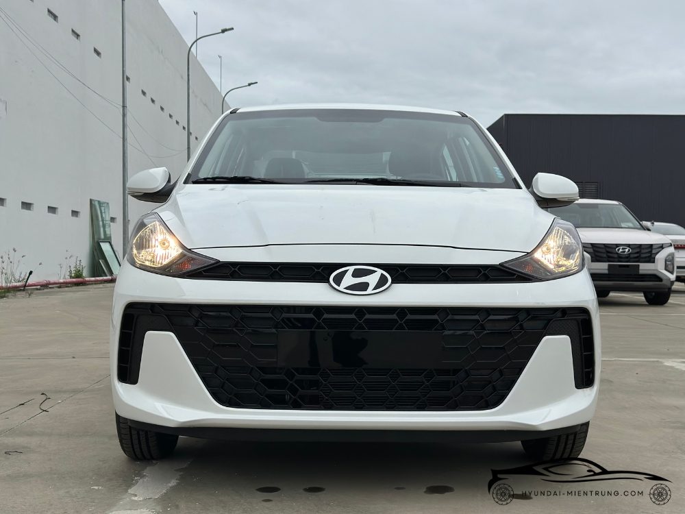 Hình ảnh xe Hyundai Grand I10 Sedan AT Tiêu Chuẩn màu Trắng 2025