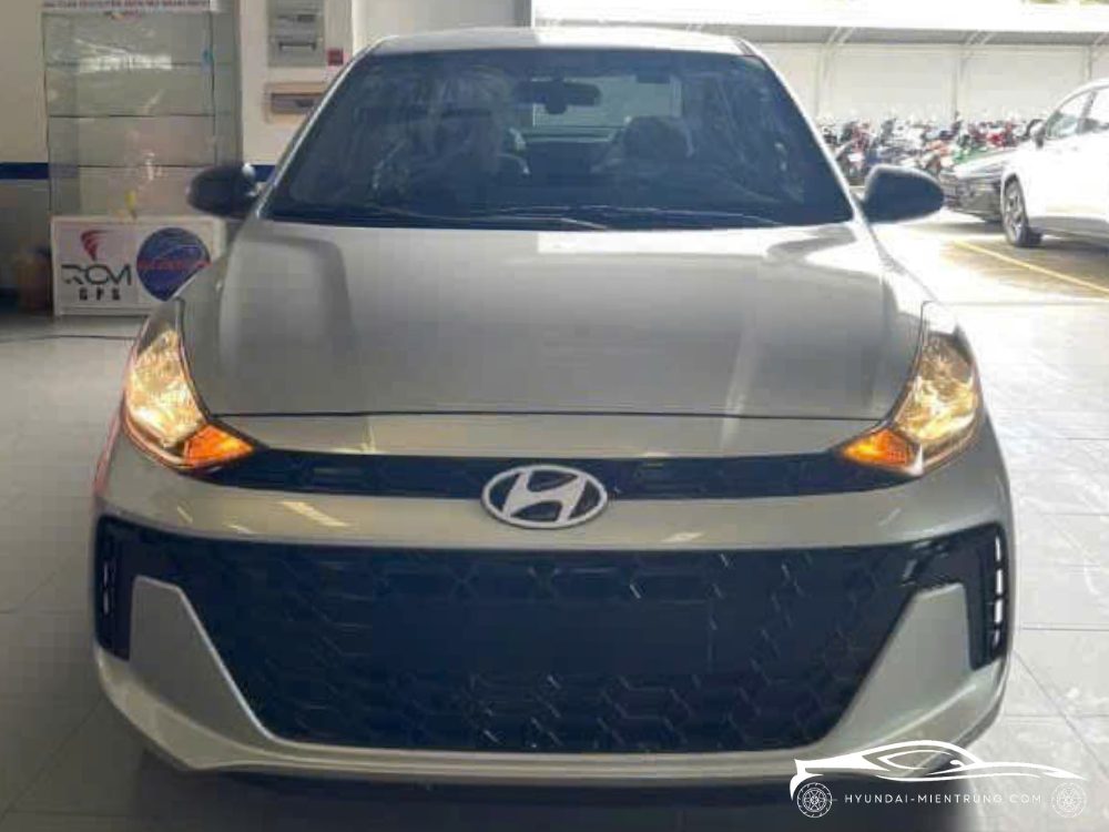 Hình ảnh xe Hyundai Grand I10 Sedan MT màu Bạc 2025
