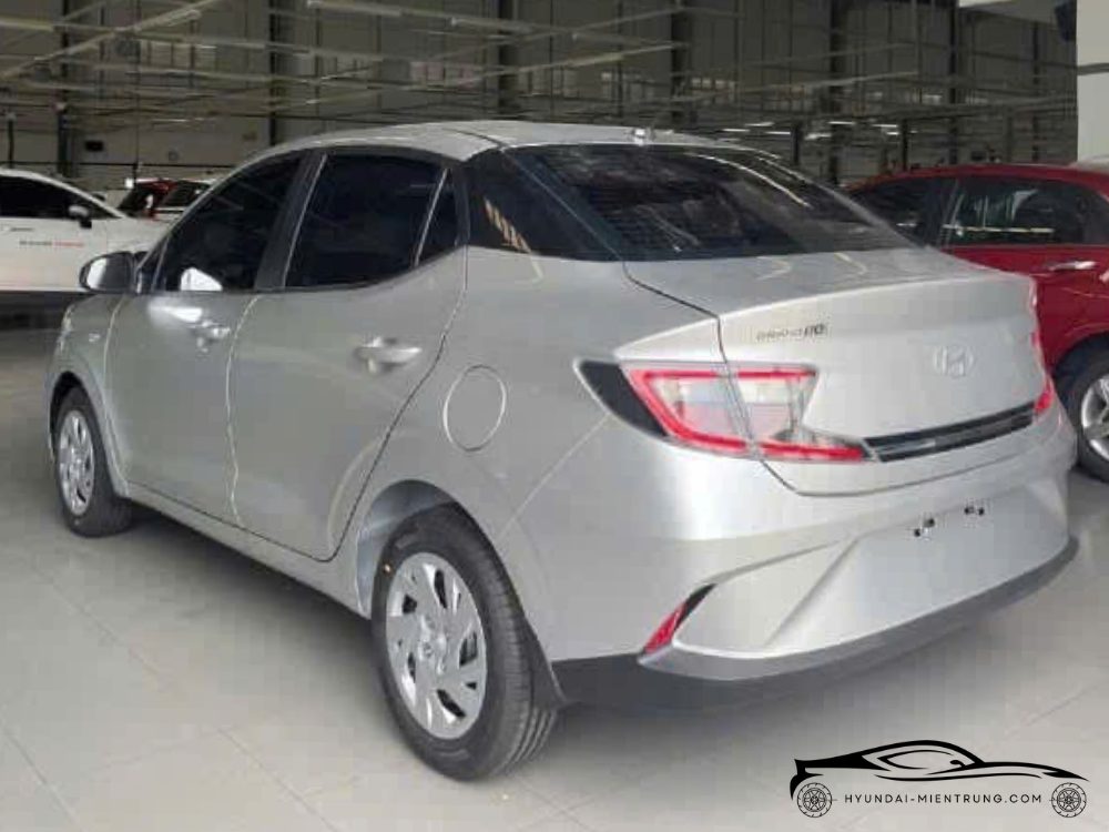 Hình ảnh xe Hyundai Grand I10 Sedan MT màu Bạc 2025