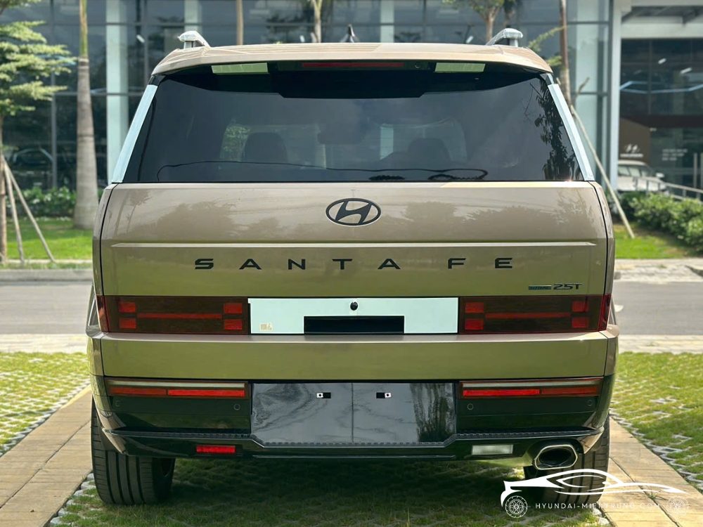 Hình ảnh xe Hyundai SantaFe Calligraphy Turbo màu Vàng Cát 2025