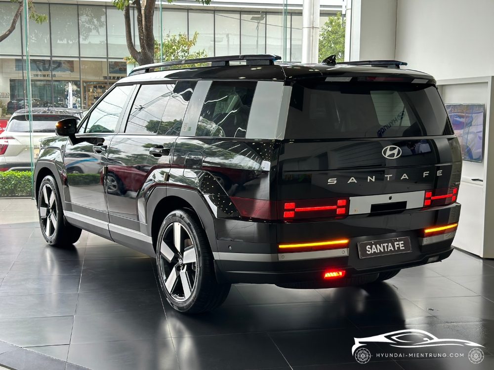 Hình ảnh xe Hyundai SantaFe Prestige màu Đen 2025