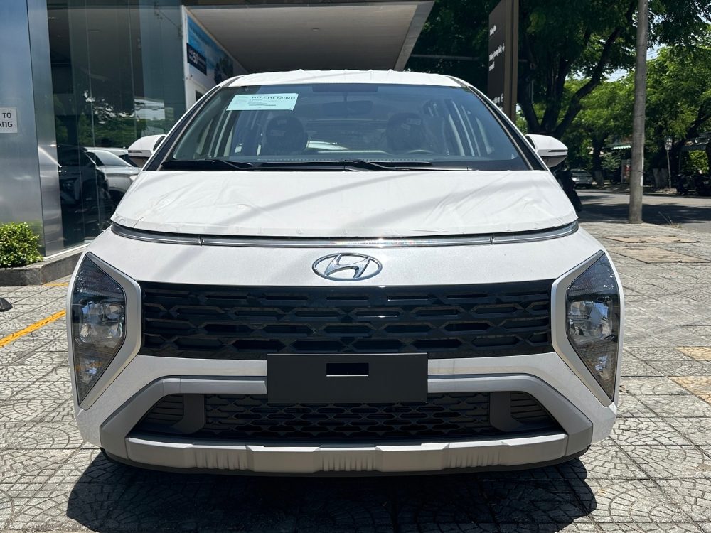 Hình ảnh ngoại thất xe Hyundai Stargazer Tiêu Chuẩn màu Trắng 2025