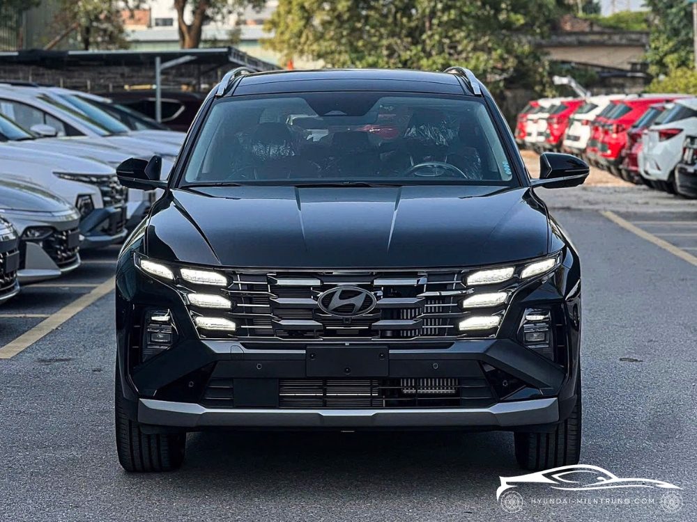 Hình ảnh xe Hyundai Tucson Turbo màu Đen 2025