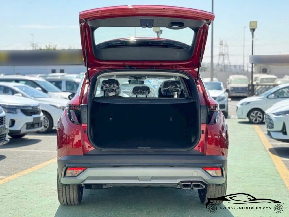 Hình ảnh xe Hyundai Tucson Turbo màu Đỏ Đô 2025