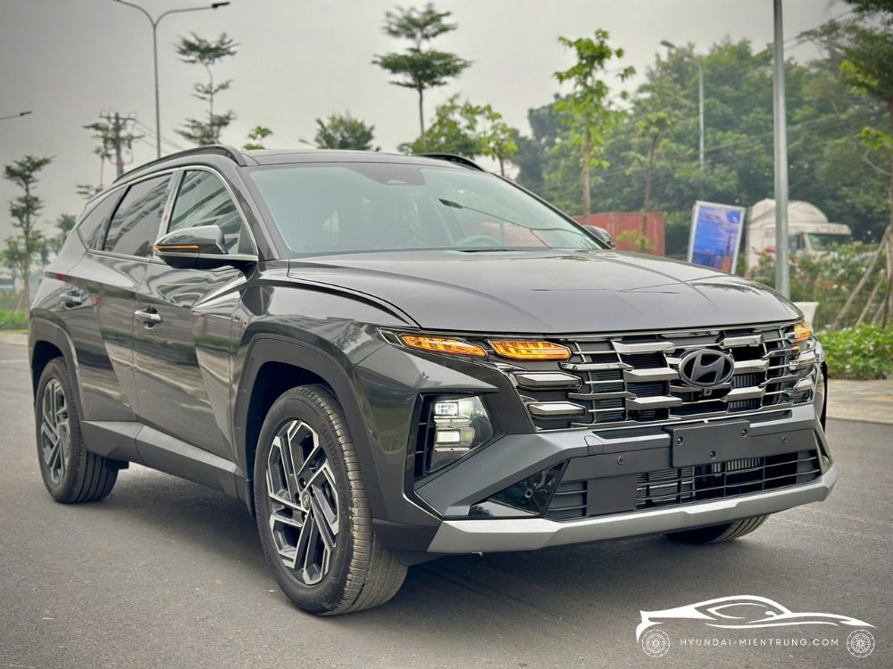 Hình ảnh xe Hyundai Tucson Turbo màu Xám Kim Loại 2025