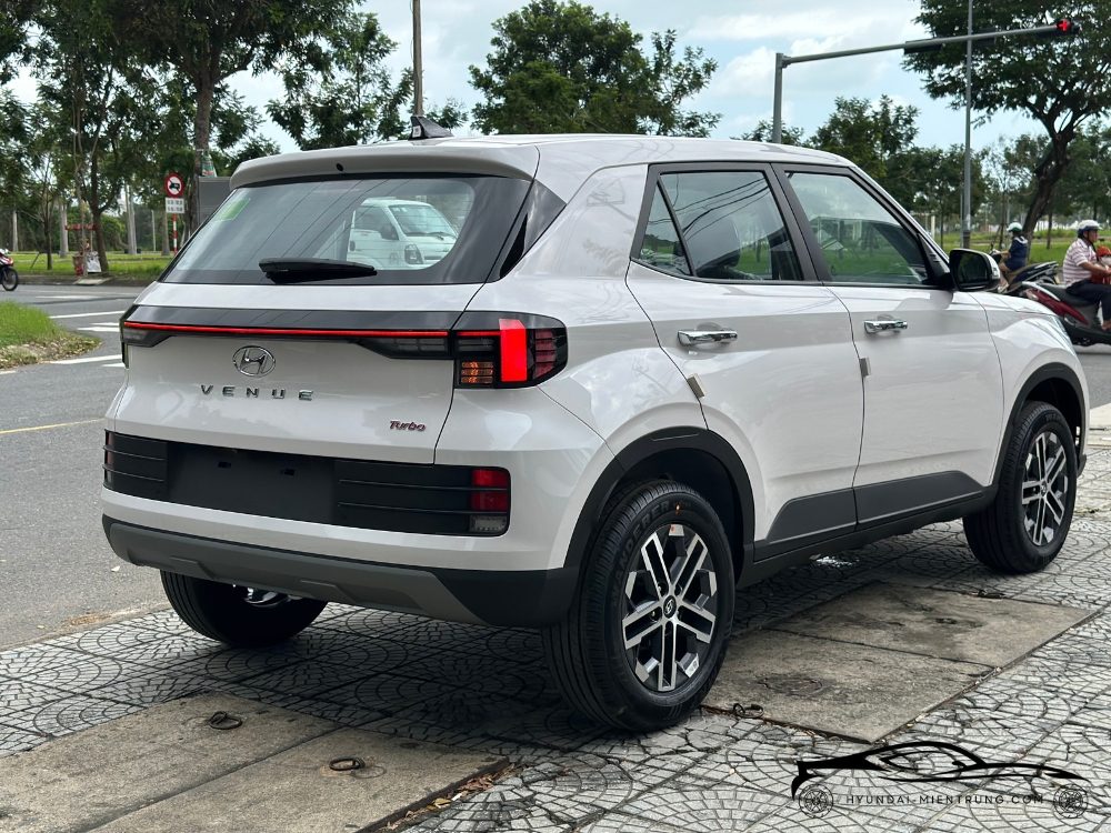 Hình ảnh xe Hyundai Venue Tiêu Chuẩn màu Trắng 2025