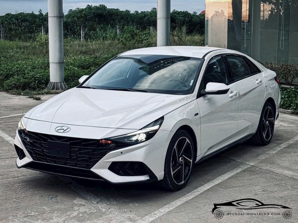 Hình ảnh xe Hyundai Elantra N-Line màu Trắng 2025