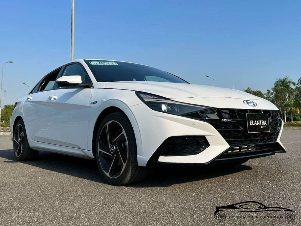 Hình ảnh xe Hyundai Elantra N-Line màu Trắng 2025