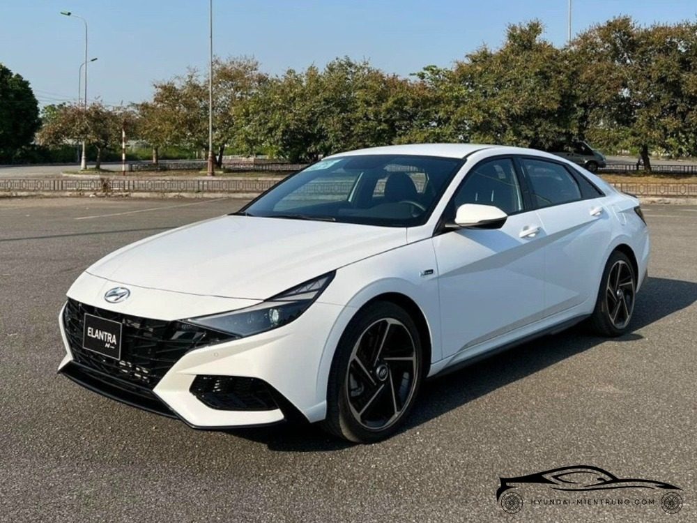 Hình ảnh xe Hyundai Elantra N-Line màu Trắng