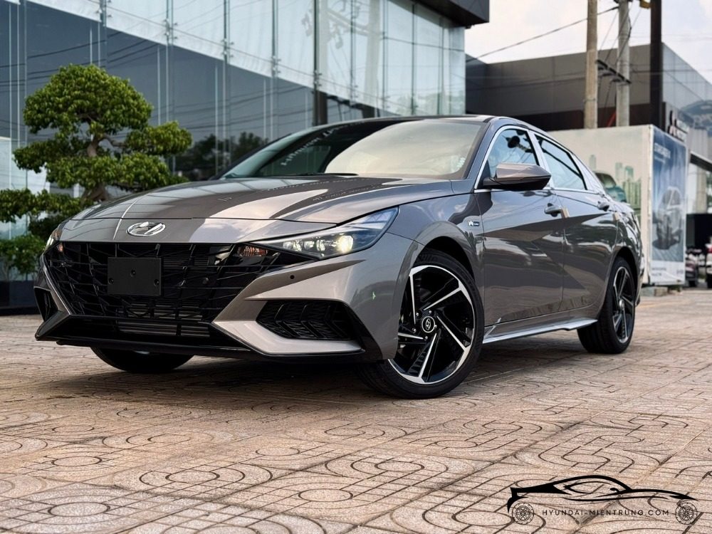 Hình ảnh xe Hyundai Elantra N-Line màu Xám Kim Loại