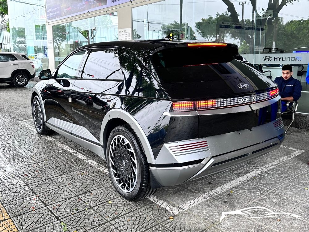 Hình ảnh xe Hyundai Ioniq 5 Prestige màu Đen 2025