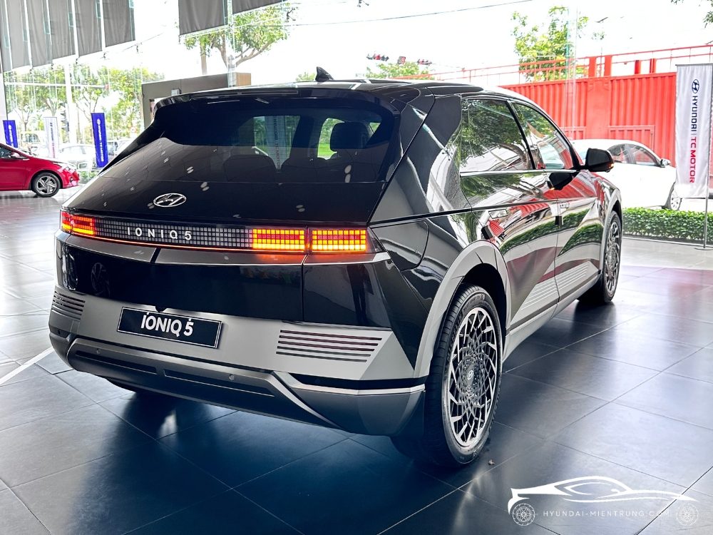 Hình ảnh xe Hyundai Ioniq 5 Prestige màu Đen 2025