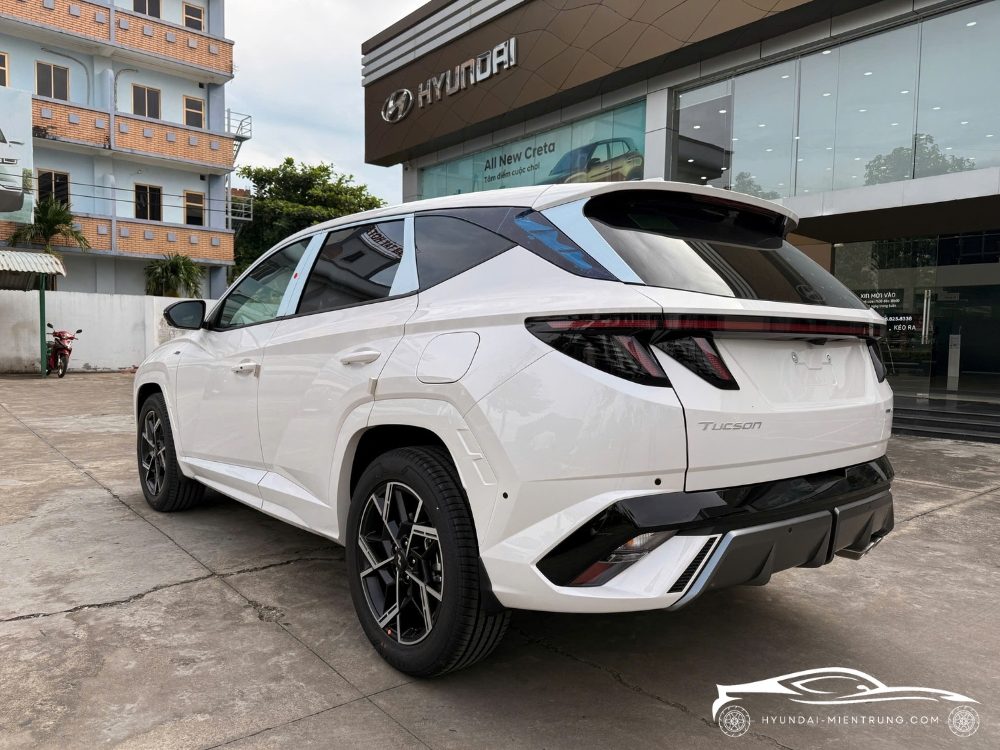 Hình ảnh xe Hyundai Tucson N-Line màu Trắng 2025