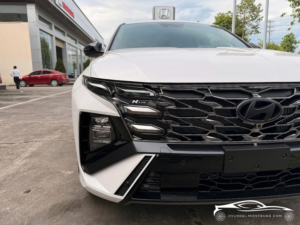 Hình ảnh xe Hyundai Tucson N-Line màu Trắng 2025