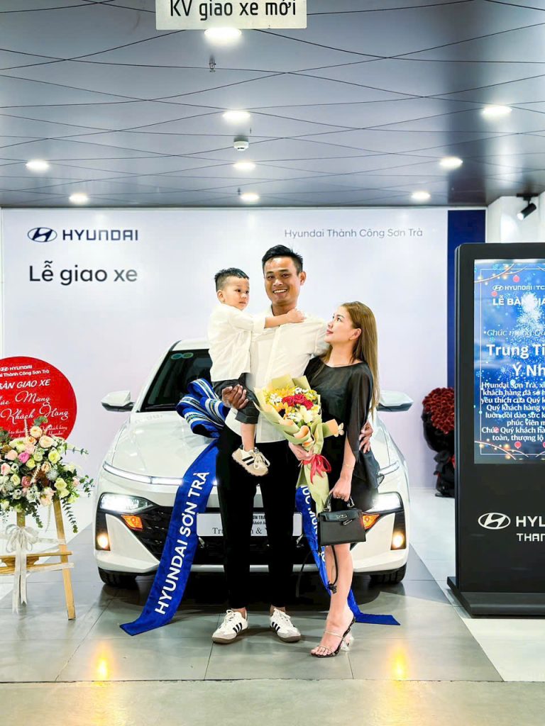 Lễ giao xe tại showroom Hyundai Sơn Trà – ảnh 2