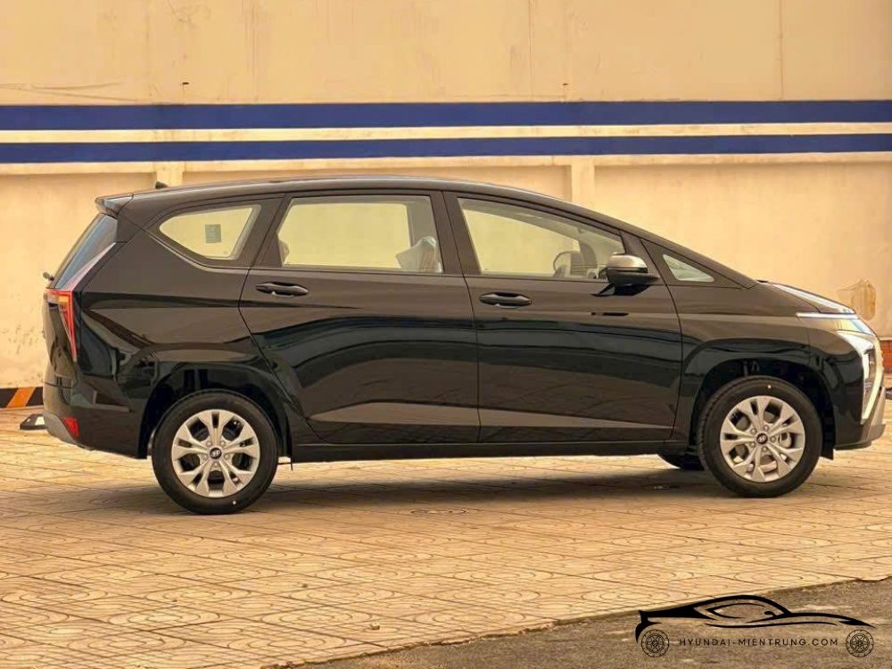 Hình ảnh xe Hyundai Stargazer Tiêu Chuẩn màu Đen 2025